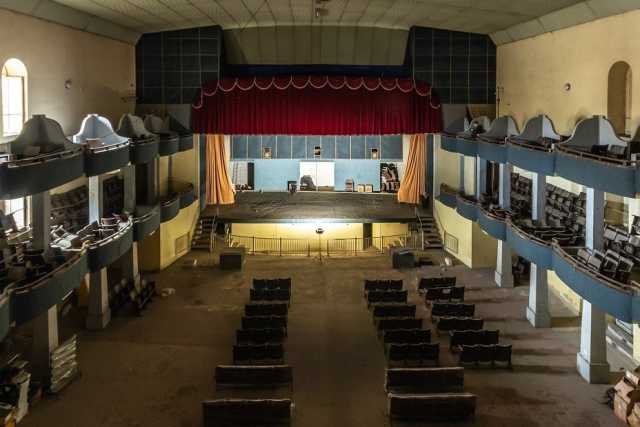 Gravina, la storia dell'abbandonato Centrone: il pi� grande cinema-teatro del barese